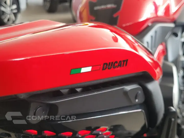 DIAVEL V4 1158