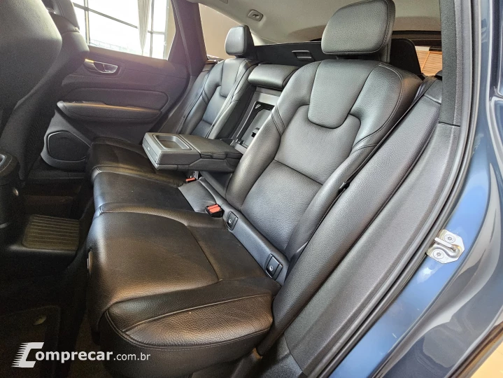 XC60 2.0 D5 Momentum AWD Geartronic