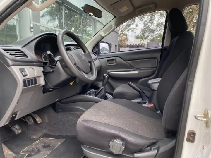 L200 TRITON 2.4 16V Turbo GLS CD 4X4