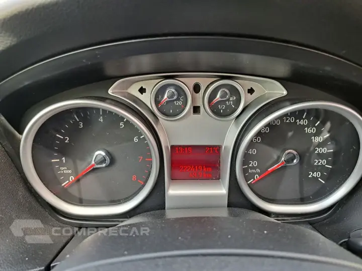 Focus 2.0 Ghia 16V Gasolina 4P Automático