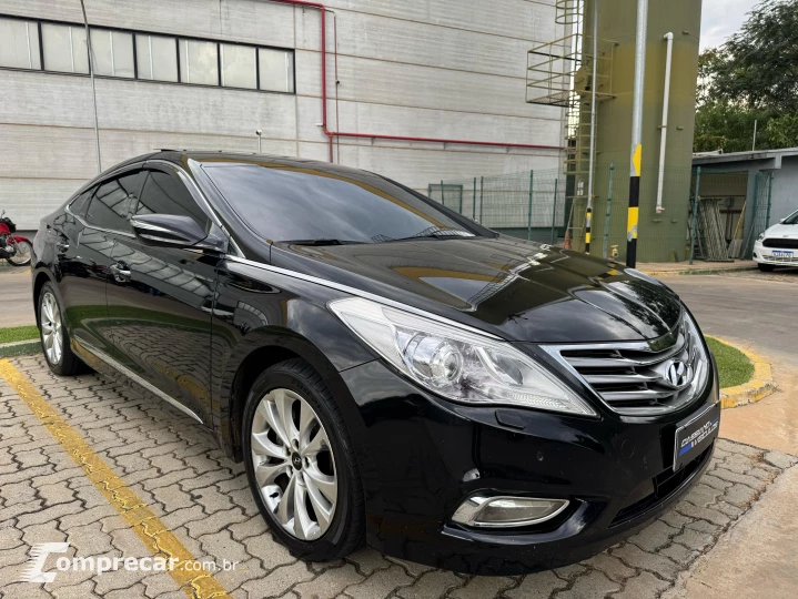 AZERA 3.3 MPFI GLS Sedan V6 24V