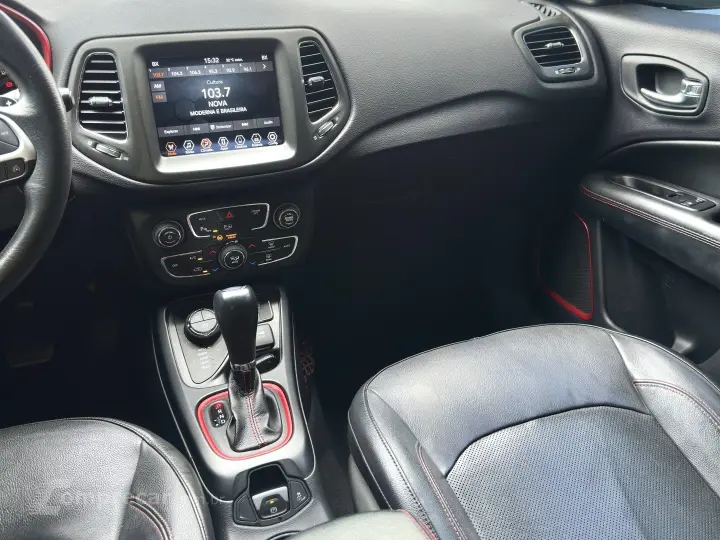 COMPASS 2.0 16V DIESEL TRAILHAWK 4X4 AUTOMÁTICO