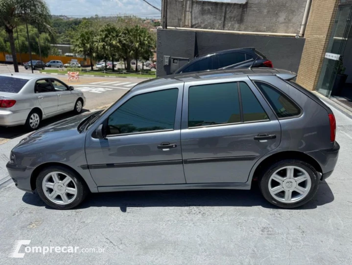 Gol 1000 Mi 16V/ Ouro 4p