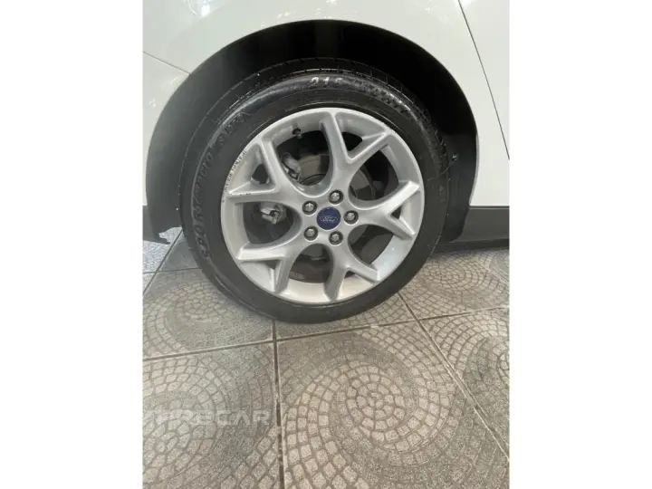FOCUS 2.0 SE PLUS 16V FLEX 4P POWERSHIFT
