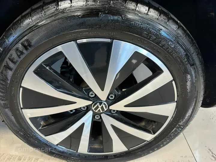 TAOS 1.4 250 TSI TOTAL FLEX HIGHLINE AUTOMÁTICO