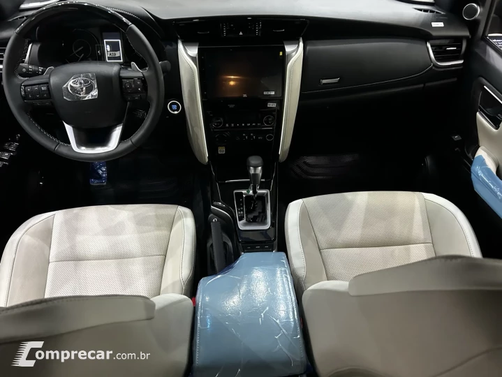HILUX SW4 2.8 D-4D TURBO DIAMOND 7L 4X4 AUTOMÁTICO