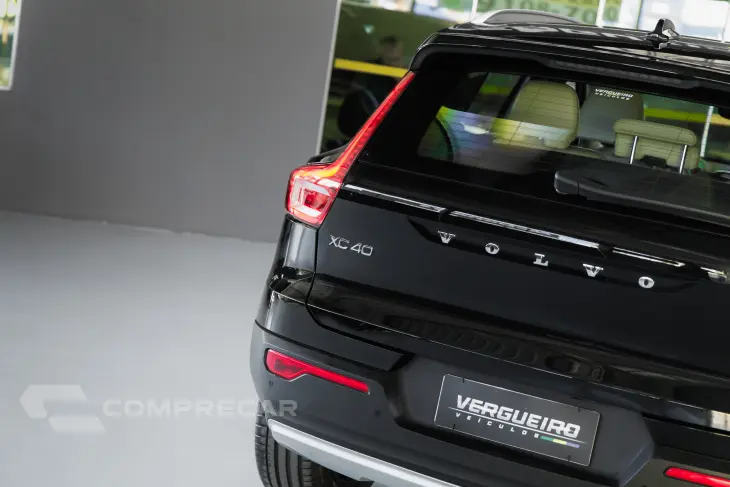 XC40 2.0 T5 Momentum AWD Geartronic