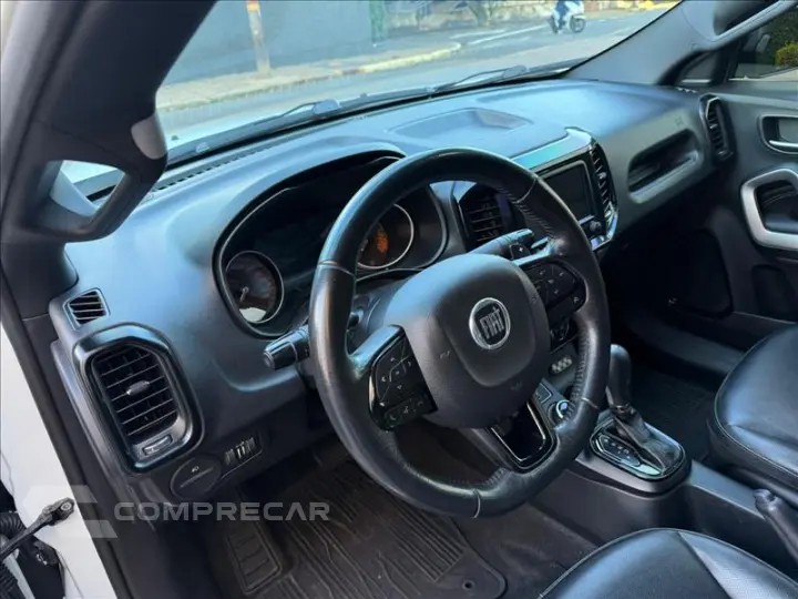 TORO 2.0 16V Turbo Ultra 4WD