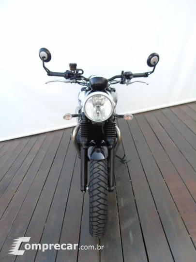 TRIUMPH STREET TWIN