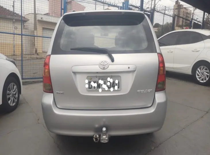 Corolla Fielder automática