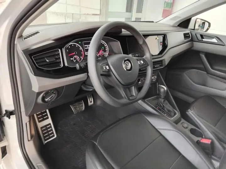 Virtus 1.0 4P 200 TSI FLEX COMFORTLINE AUTOMÁTICO