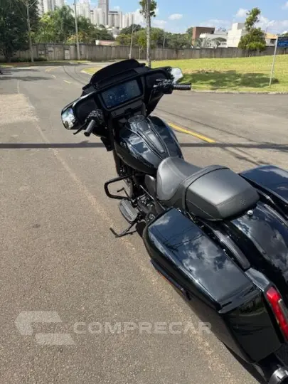 STREET GLIDE ESPECIAL