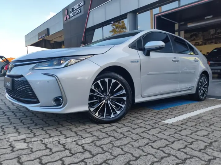 COROLLA 1.8 VVT-I Hybrid Altis Premium