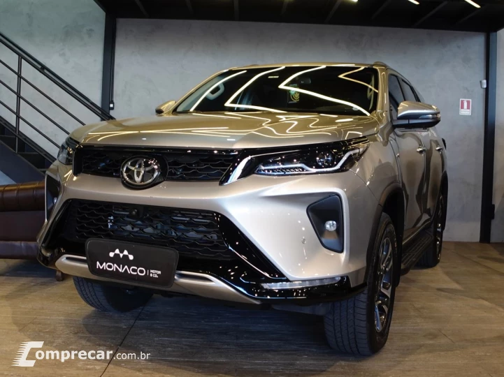 Hilux SW4 2.8 16V 4P SRX PLATINUM 4X4 7 LUGARES TURBO DIESEL