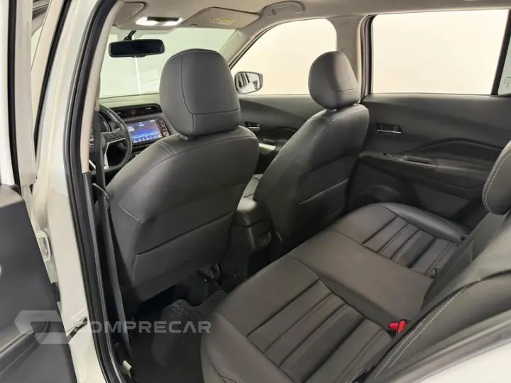 KICKS ADVANCE CVT