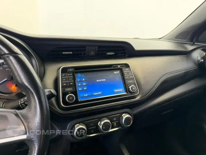 KICKS SV CVT