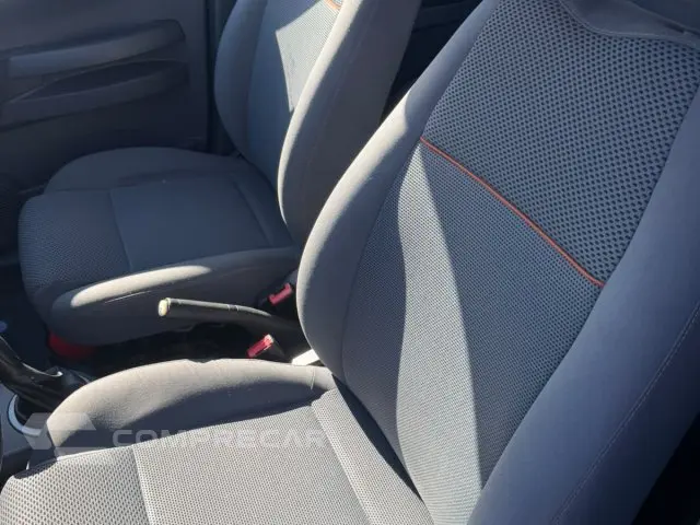 FOX - 1.0 MI 8V 4P MANUAL