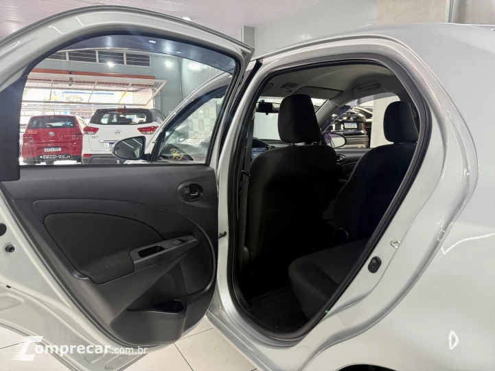 ETIOS 1.5 X Plus Sedan 16V