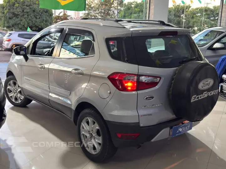 EcoSport TITANIUM 2.0 16V Flex 5p Aut.