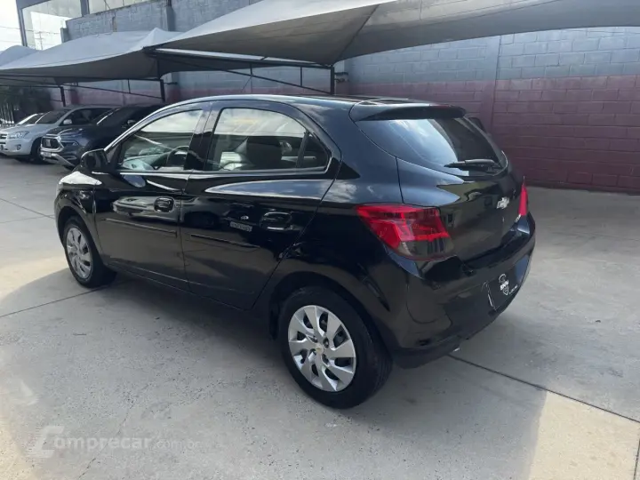 Onix Hatch 1.4 4P FLEX LT