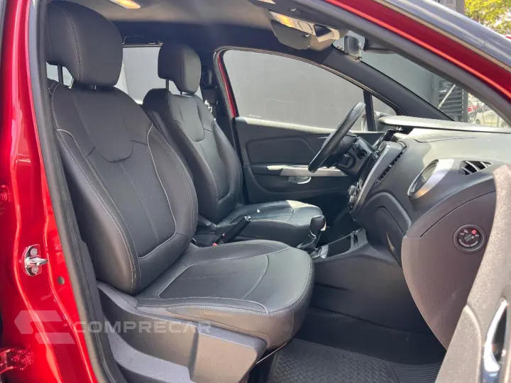 CAPTUR Intense Bose 1.6 16V Flex 5p Aut.