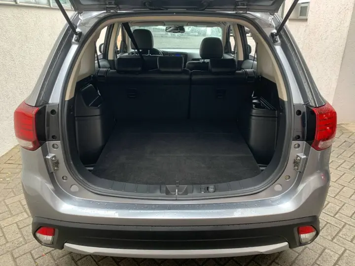 OUTLANDER 2.0 16V 160cv Aut.