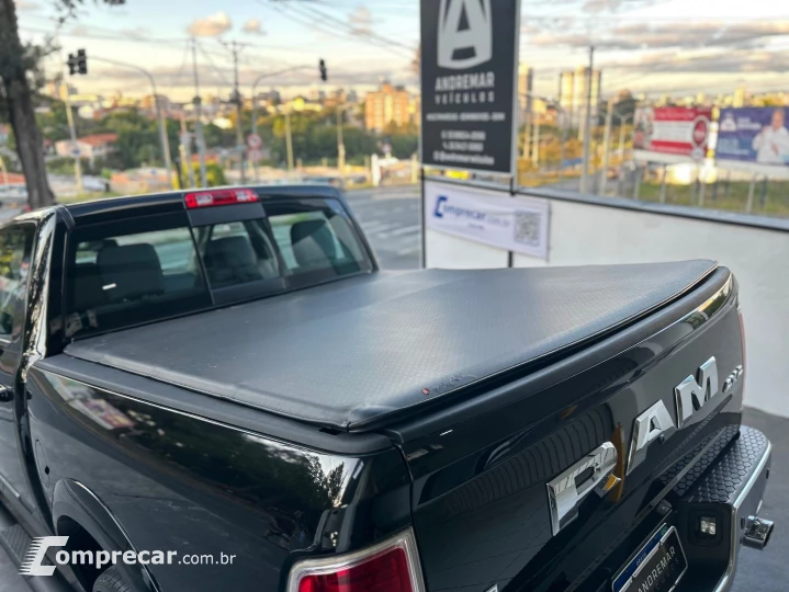 Classic 5.7 V8 Gasolina Laramie Cd 4X4 Automático