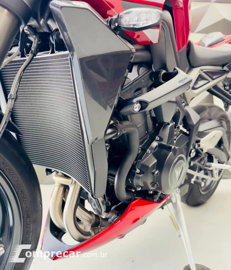 street triple rs
