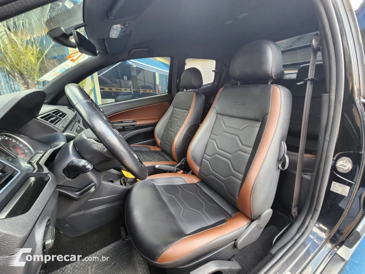 SAVEIRO 1.6 Cross CD 16V