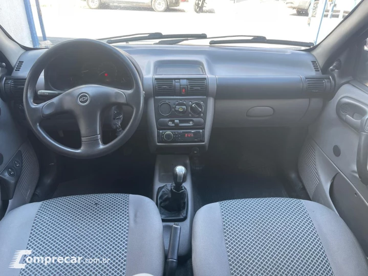 CORSA 1.0 MPFI Classic Sedan Life 8V