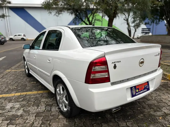 ASTRA 2.0 MPFI Advantage 8V