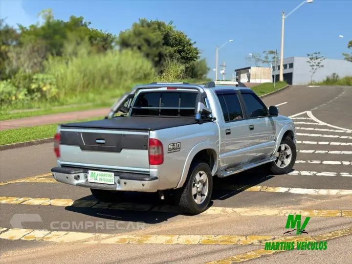 S10 2.4 MPFI EXECUTIVE 4X2 CD 8V FLEX 4P MANUAL