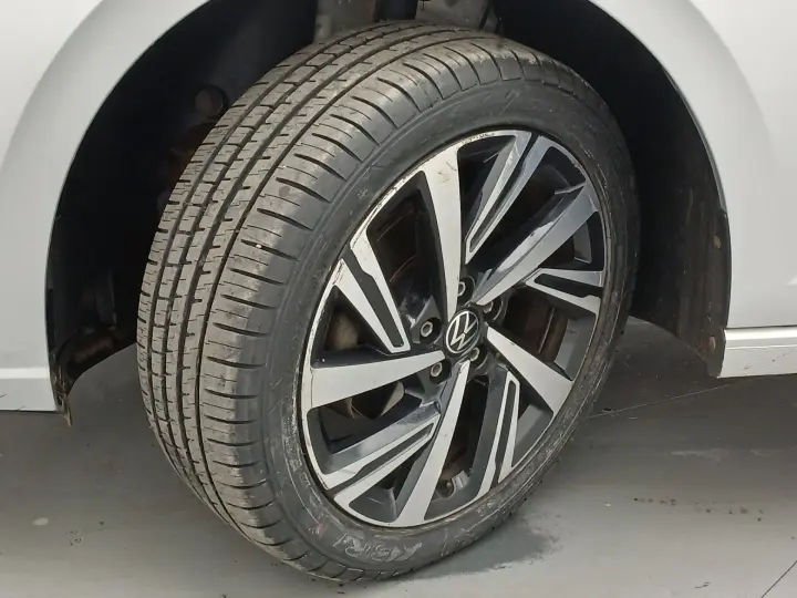 VIRTUS 1.0 200 TSI HIGHLINE AUTOMÁTICO