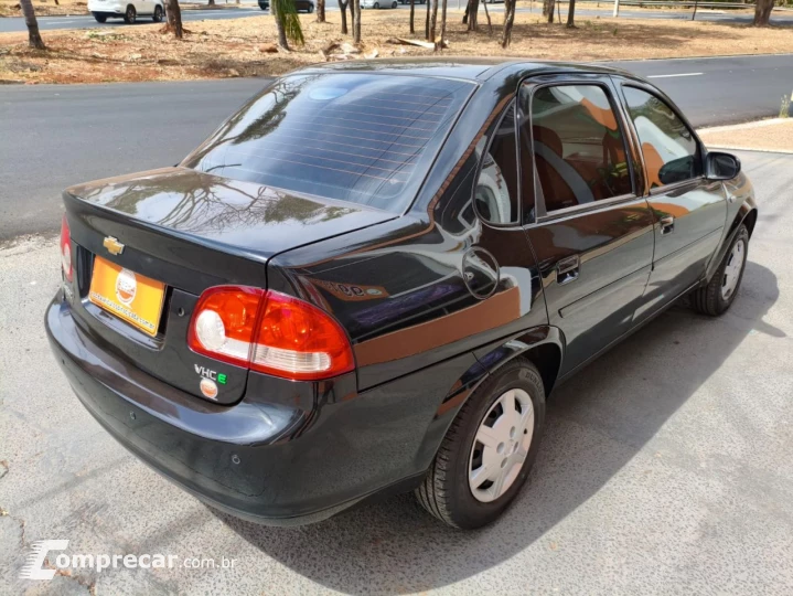 Classic Sedan 1.0 4P VHCE FLEX LS