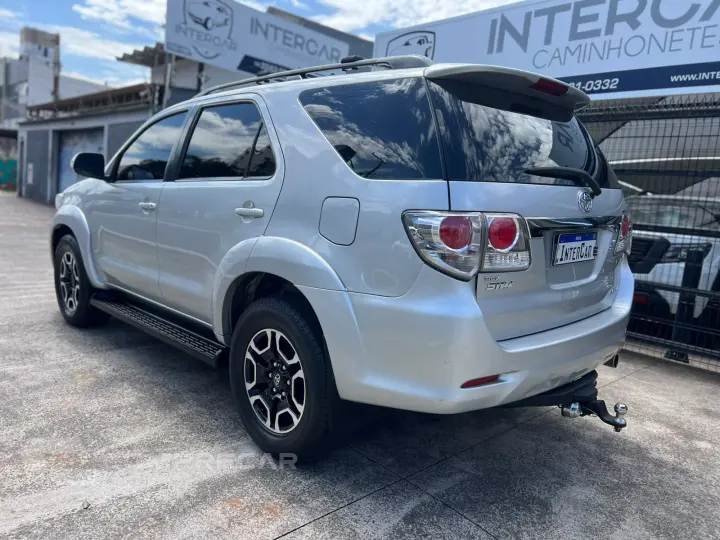 HILUX SW4 3.0 SRV 4X4 7 Lugares 16V Turbo Intercooler