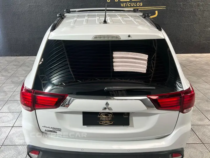 OUTLANDER 2.2 4X4 16V DIESEL 4P AUTOMÁTICO