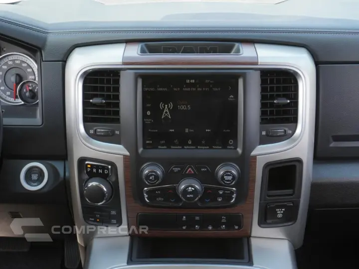 CLASSIC 5.7 V8 GASOLINA LARAMIE NIGHT EDITION CD 4X4 AUTOMÁT