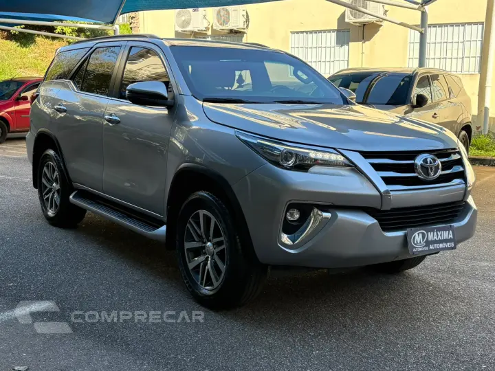HILUX SW4 2.8 D-4d Turbo SRX 7L 4X4