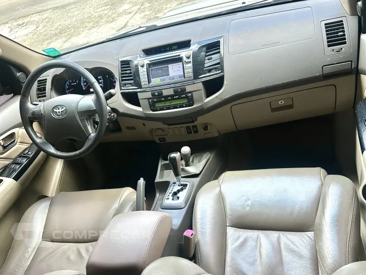 HILUX SW4 3.0 SRV 4X4 16V TURBO INTERCOOLER DIESEL 4P AUTOMÁ