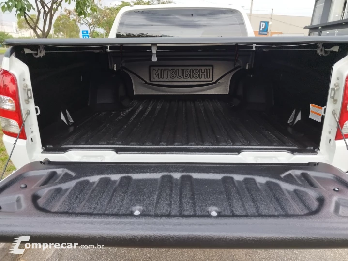 L200 TRITON 2.4 16V Turbo GL CD 4X4
