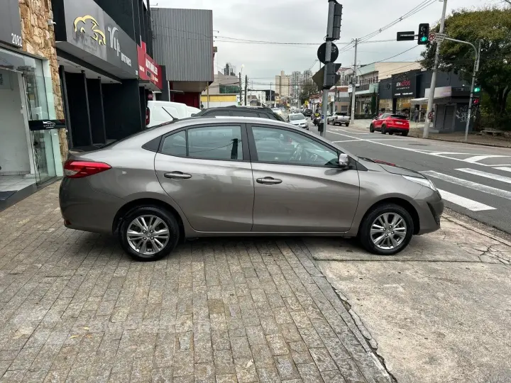 YARIS 1.5 16V FLEX SEDAN XL PLUS CONNECT MULTIDRIVE