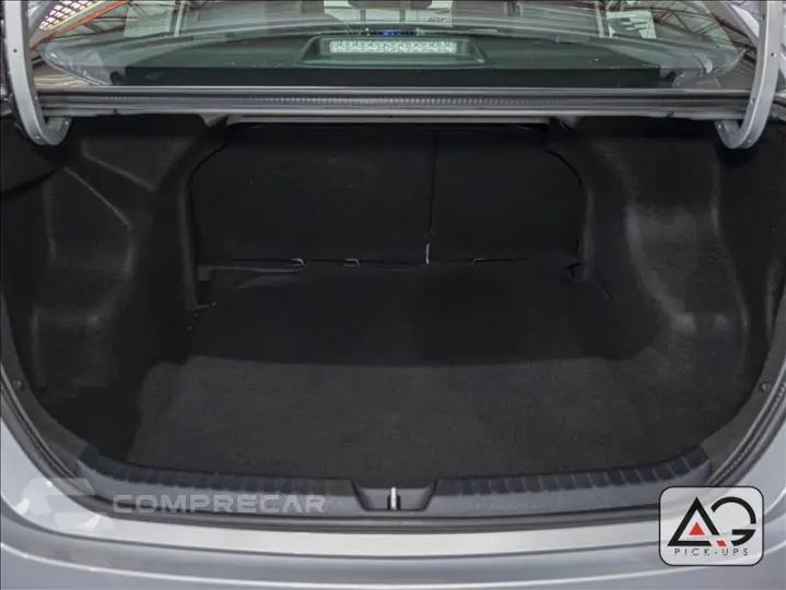 YARIS 1.5 16V Sedan XS Connect