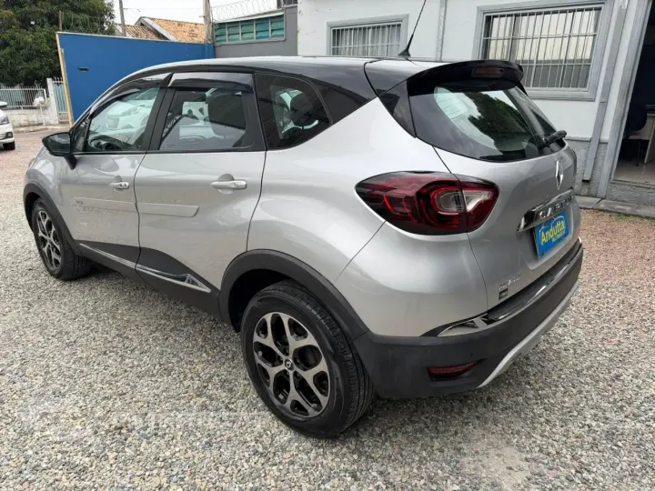 Captur 1.6 16V 4P FLEX SCE INTENSE X-TRONIC CVT