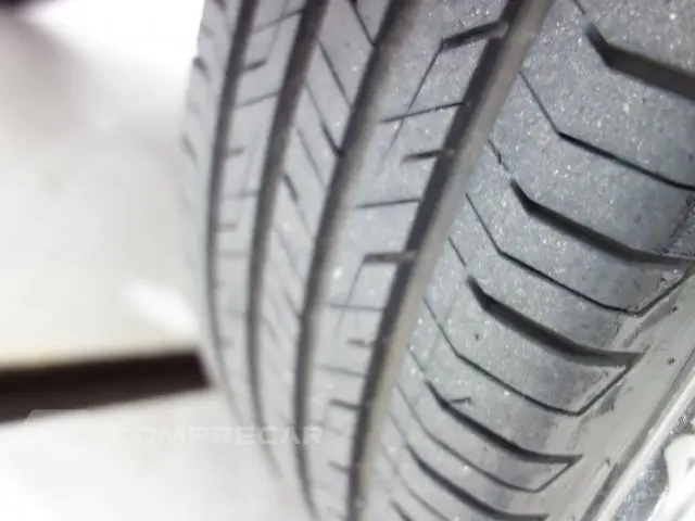 FOX - 1.6 MI ROCK IN RIO 8V 4P MANUAL