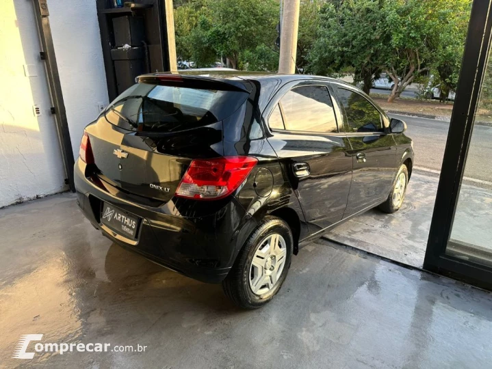 ONIX HATCH LT 1.0 8V FlexPower 5p Mec.