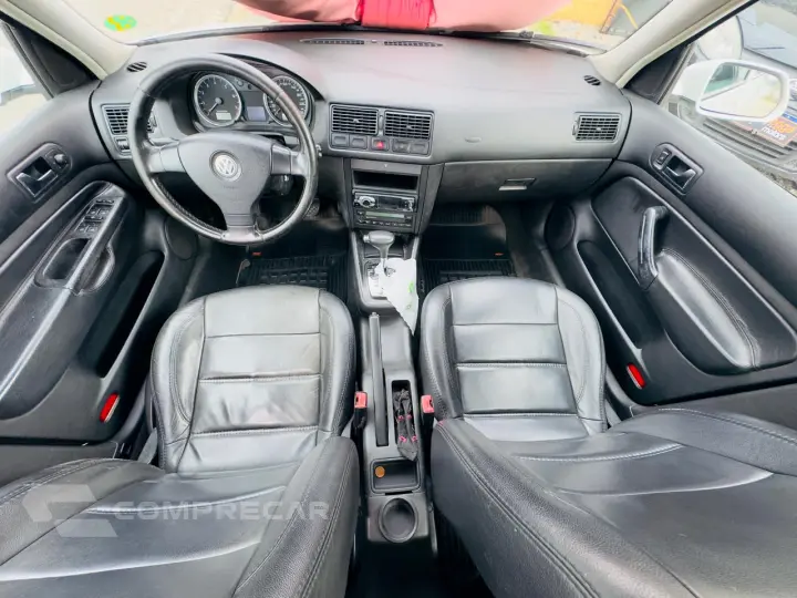 Golf 2.0 4P AUTOMÁTICO