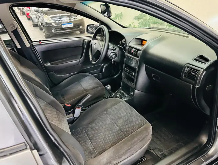 ASTRA 2.0 MPFI Advantage 8V