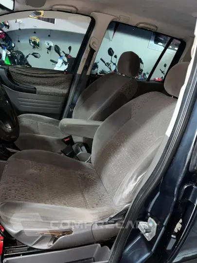 ZAFIRA 2.0 MPFI Elegance 16V