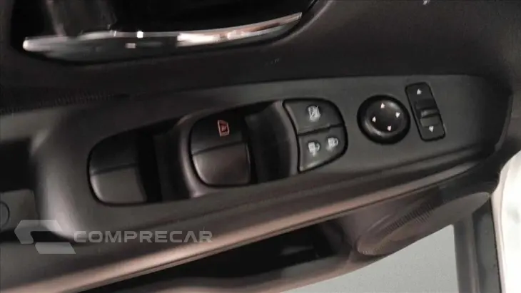 KICKS PLAY 1.6 16V FLEXSTART SENSE XTRONIC