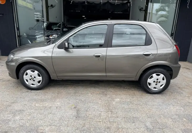 CELTA 1.0 MPFI LT 8V